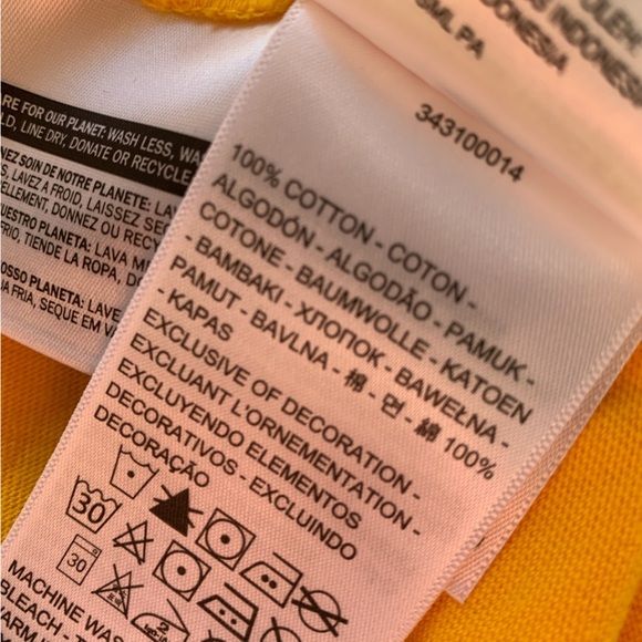 NWT Peanuts x Levi’s soccer theme tee size smalll - Picture 4 of 11